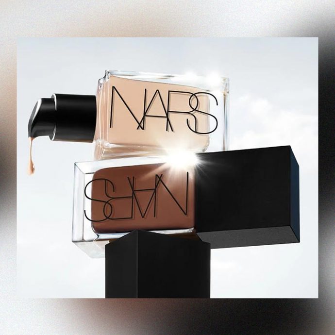 FOTOJENİK OLMANIN KISA YOLU:  YENİ NARS LIGHT REFLECTING FOUNDATION!